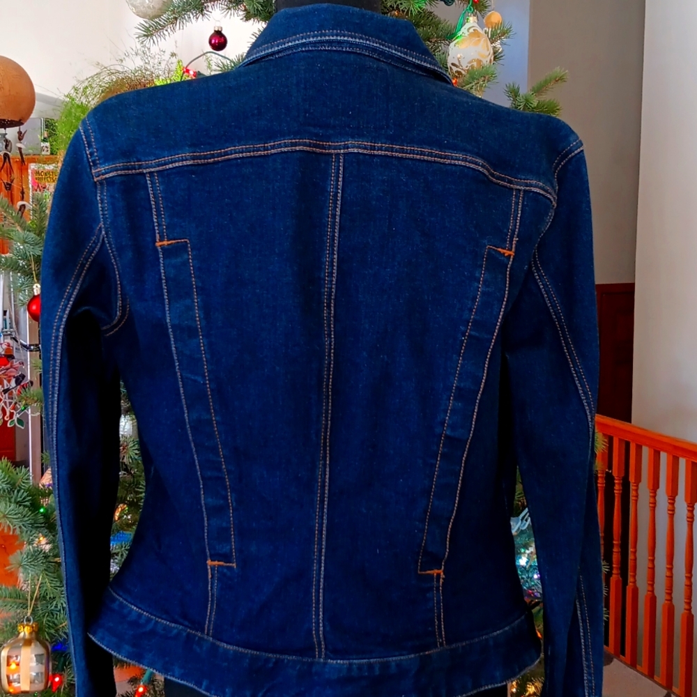 Guess Jean jacket. Beautiful condition. - Picture 4 of 8